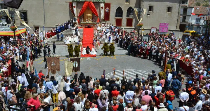 Tradiciones y Encuentros: La Fusión Cultural en el Corpus Christi de Sitges 2024